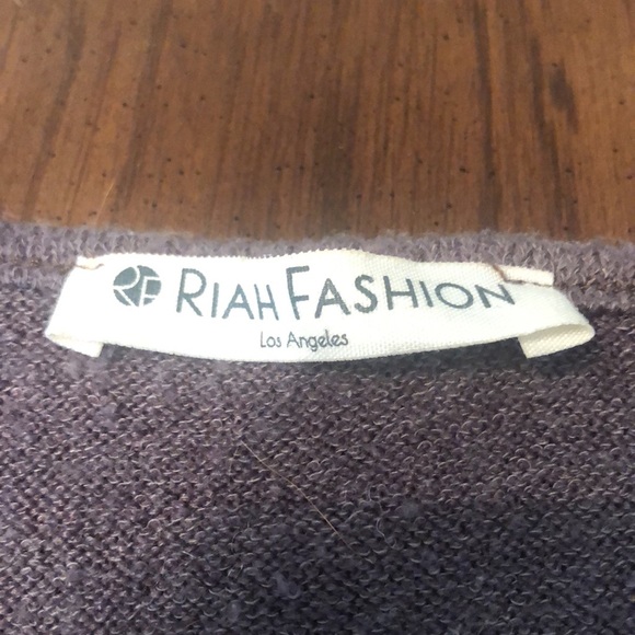 Brown/Grey top with flowy floral bottom - Picture 3 of 4